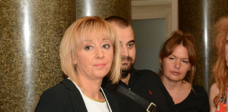 мая манолова