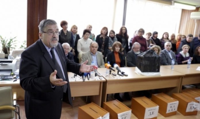 Проф. Виктор Златков