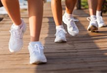 ходене пеша