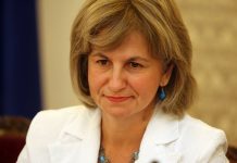 Нигяр Джафер сяда в стола на Москов Д-р Джафер