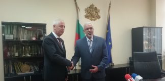 Проф. Николай Петров