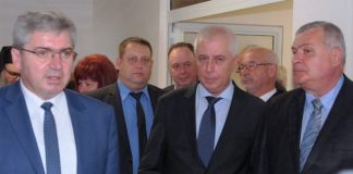 Проф. Николай Петров