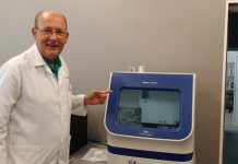 Доц. Александър Апостолов