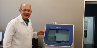 Доц. Александър Апостолов