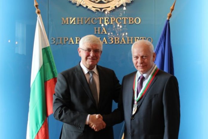 Доц. Божидар Финков