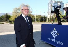 Ананиев ще търси баланс между здравето и търговията НДК