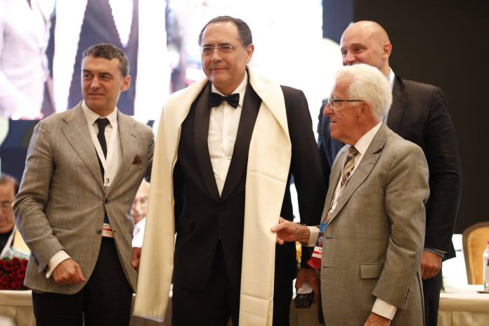 Проф. Иво Петров