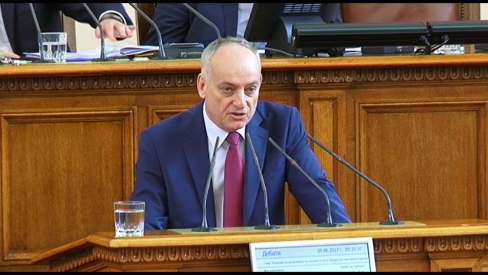 министър министър