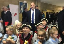 Румен Радев към лекарите: Вие давате максимума Румен Радев