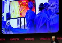 С 5G връзка лекар оперира пациент, докато е на конгрес извън болницата 5G