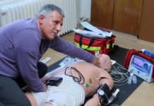 спешни медици