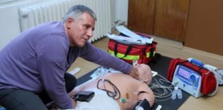 спешни медици