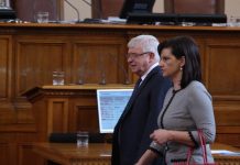 Дариткова: Не е реално 1120 лева основна заплата за сестрите Дариткова