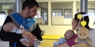 сиамски близначки