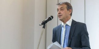 Коста Костов