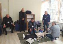 спешни медици