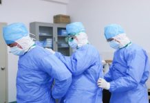 Трима лекари от Бургас с потвърдени проби за коронавирус първа линия