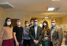 млади лекари