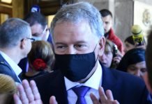 Без церемония в МЗ, д-р Кацаров мълча в първия си работен ден Кацаров