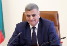 Стефан Янев: Разкриваме още легла, но лекарите и сестрите са на ръба Стефан Янев