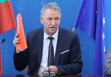 Кацаров нареди свикване на областните кризисни щабове информирано съгласие