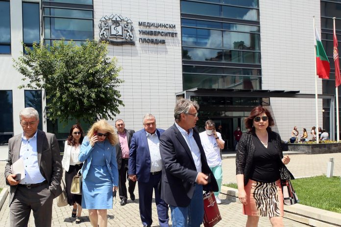 университети университети