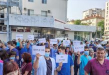 Пироговци бранят честта и директора си с протести Пироговци