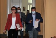 Служебната власт отказва да затяга мерките, болниците нямат персонал и лекарства мерките