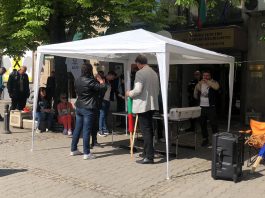 НС „Защита“ на палатков лагер пред МЗ, иска оставката на Ивкова палатков лагер