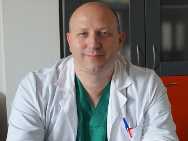 Д-р Стоян Пеев Д-р Стоян Пеев
