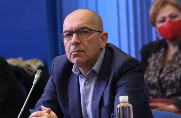 Константинов