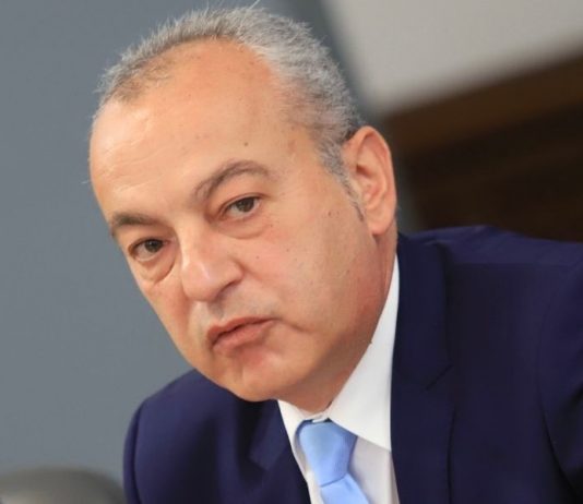 Гълъб Донев