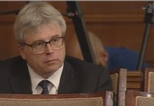 КС гледа по същество делото за оставката на шефа на НЗОК НЗОК