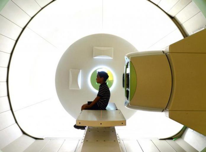 Протонния център Протонния център