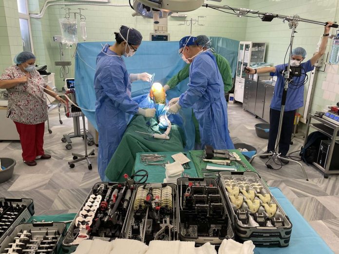 колянна протеза