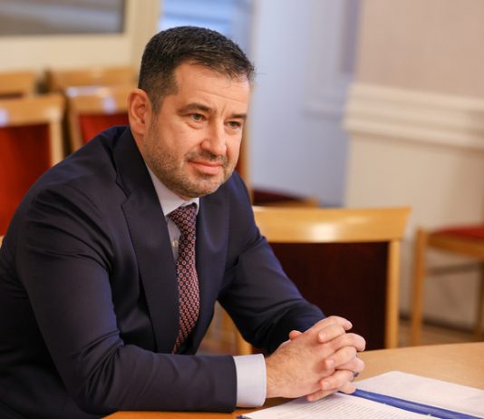 Проф. Момчил Мавров разби на пух и прах обвиненията към него Мавров