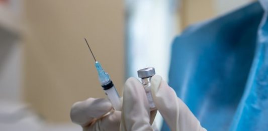 ИИ създаде първата по рода си ваксина срещу бъдещи пандемии ваксина