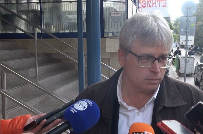 Михайлов Михайлов