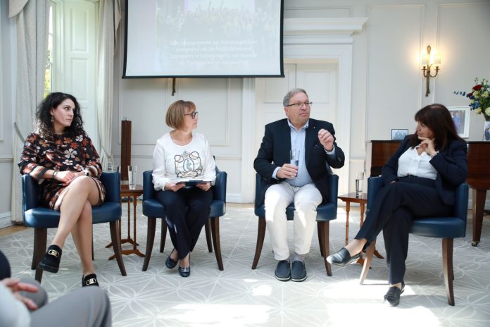 клиничните изпитвания