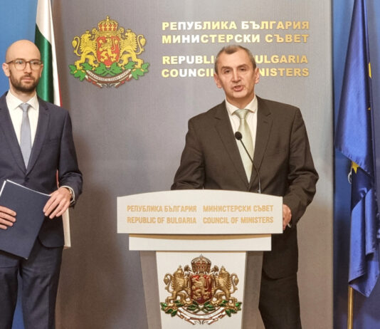 Проверяват обществена поръчка за 10 пъти по-скъпи тестове за рак обществена поръчка