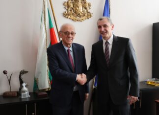 Околийски щял да бори хазартната зависимост Церемонията по сдаване и приемане на властта в МЗ мина без журналисти.