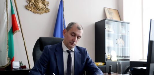 Околийски пуска БХК да върши работата на МЗ в психиатриите Околийски