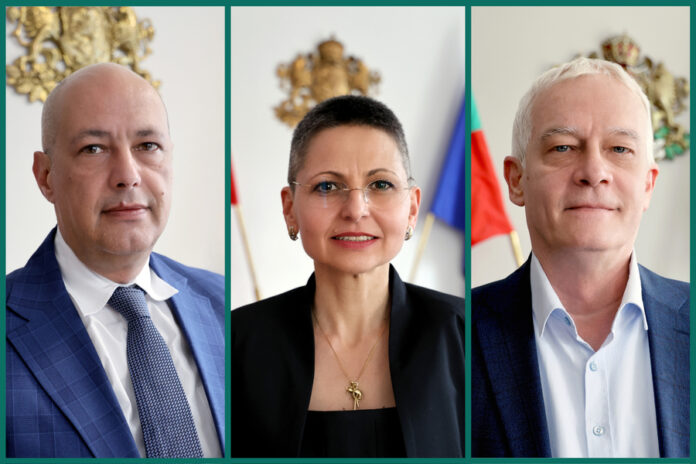 министри