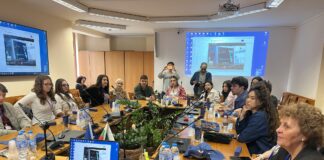Бъдещи лекари и сестри на гости на управителя на здравната каса каса