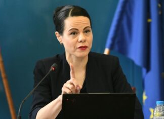 Ивкова намали заплатите на директорите на държавните болници до 8930 евро заплатите