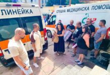 Спешни медици на протест с искане за 50% увеличение на заплатите медици